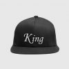 Snapback personalizado king para adulto, disponivel em tamanho unico em preto, cinza, azul e vermelho